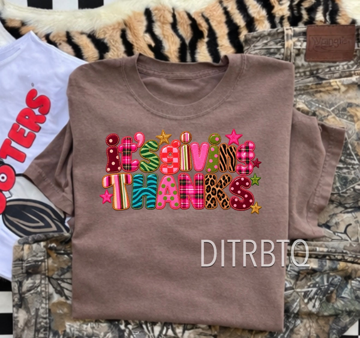 It’s giving Thanks-graphic Tee