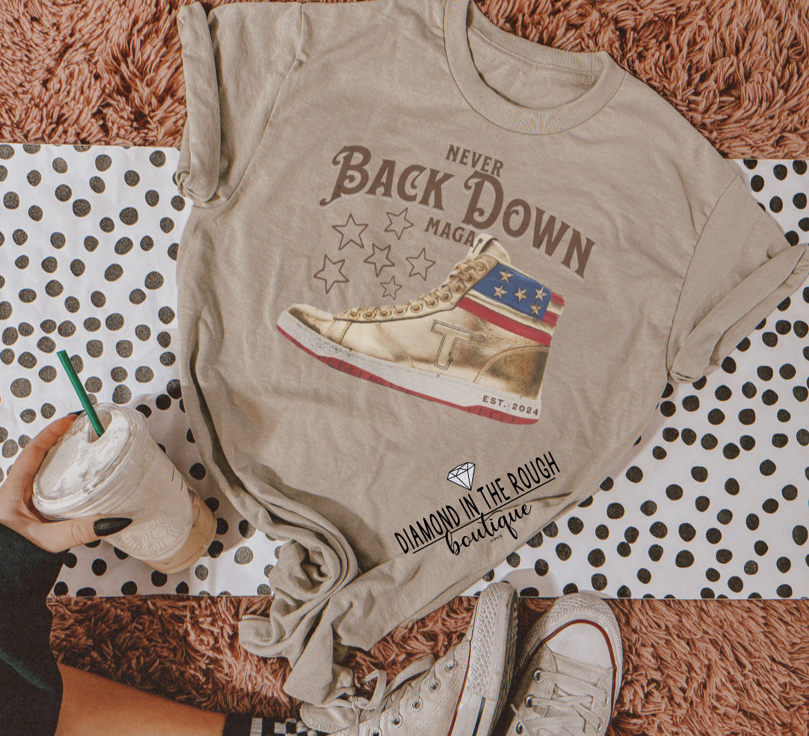 Never back down-Graphic Tee