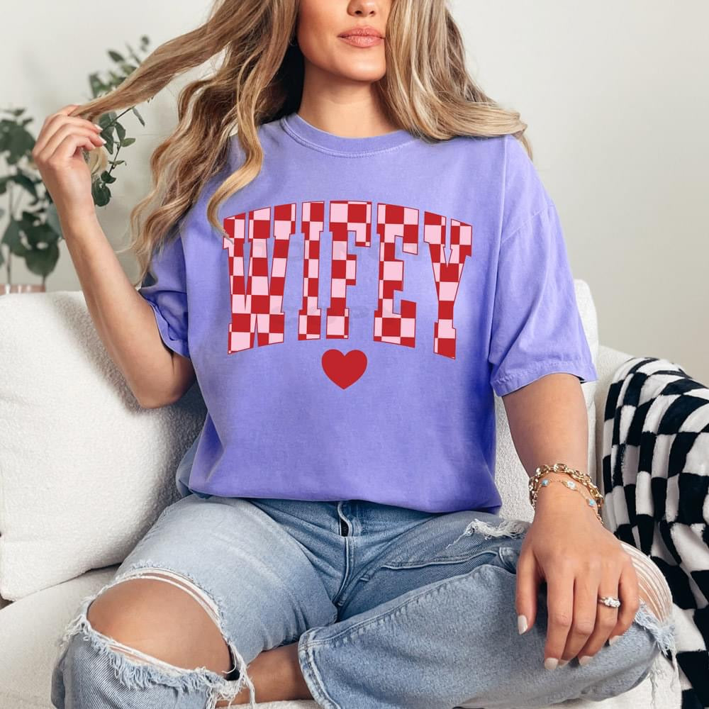 Wifey-Comfort Color Tee