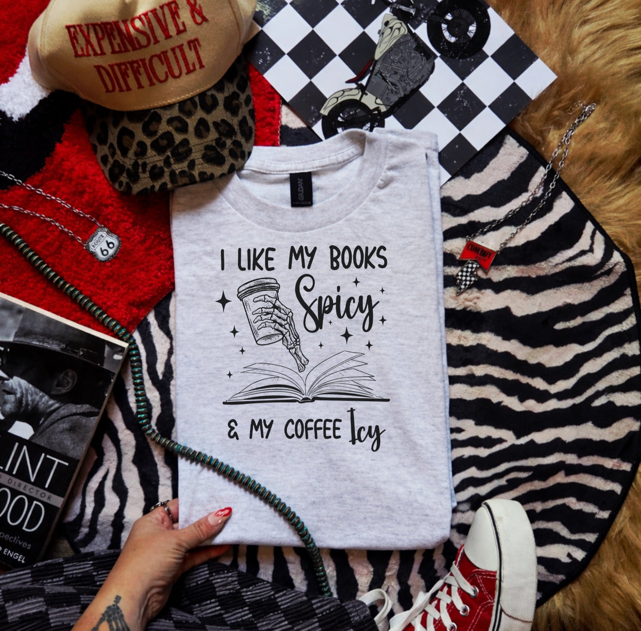 Books spicy & coffee icy-Graphic Tee