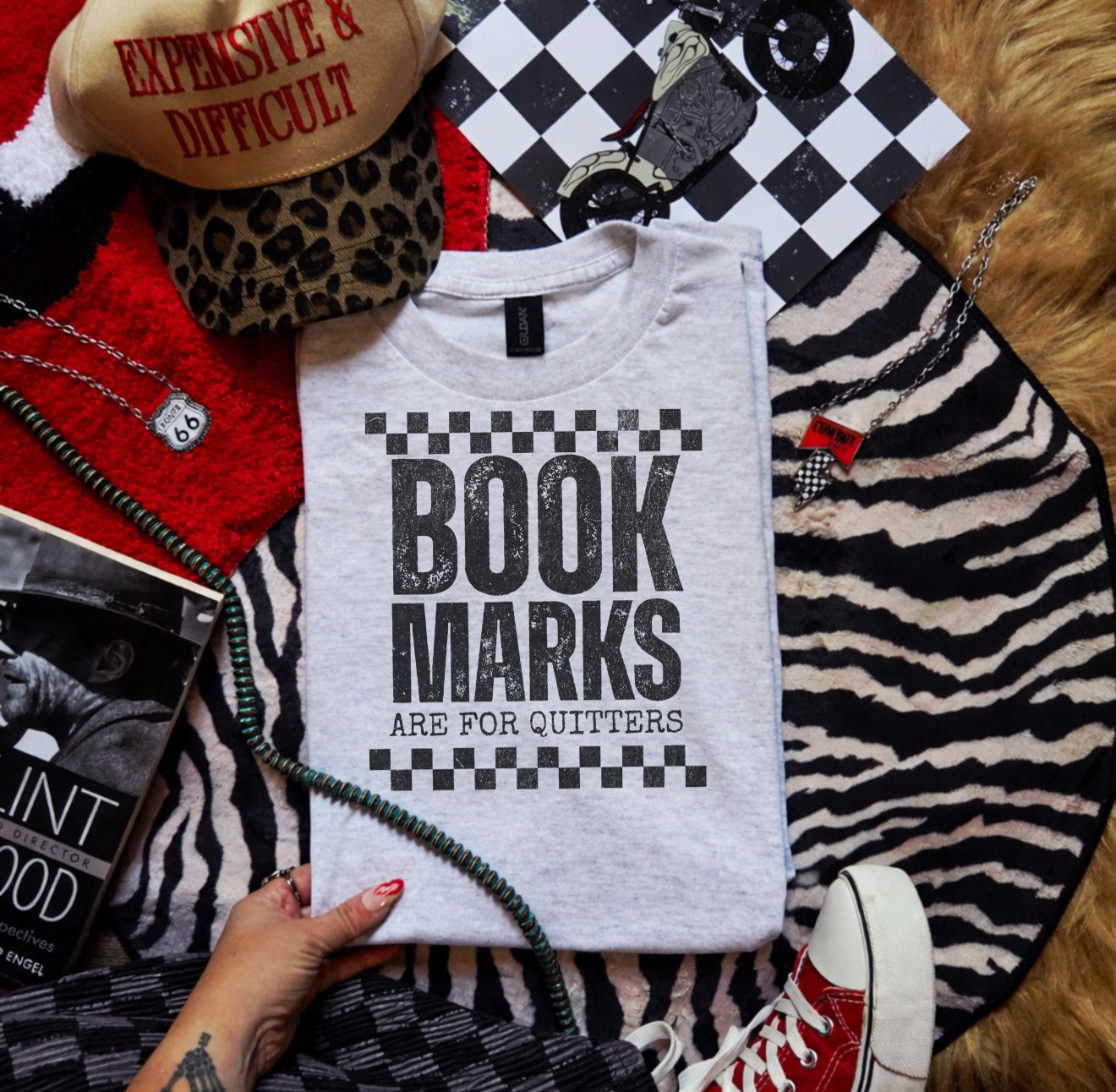 book marks are for quitters-Graphic Tee